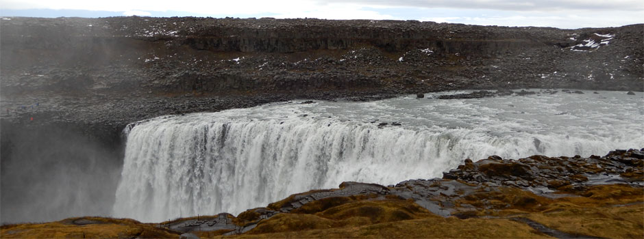 De imposante Detifoss waterval in het noorden van IJsland